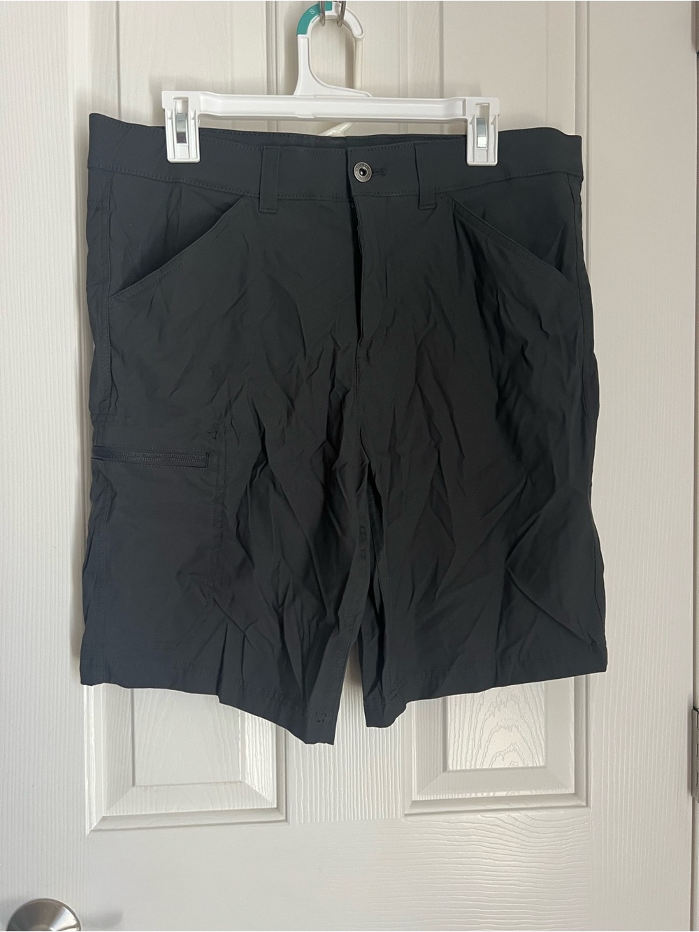 Eddie Bauer Black Men's Cargo Shorts